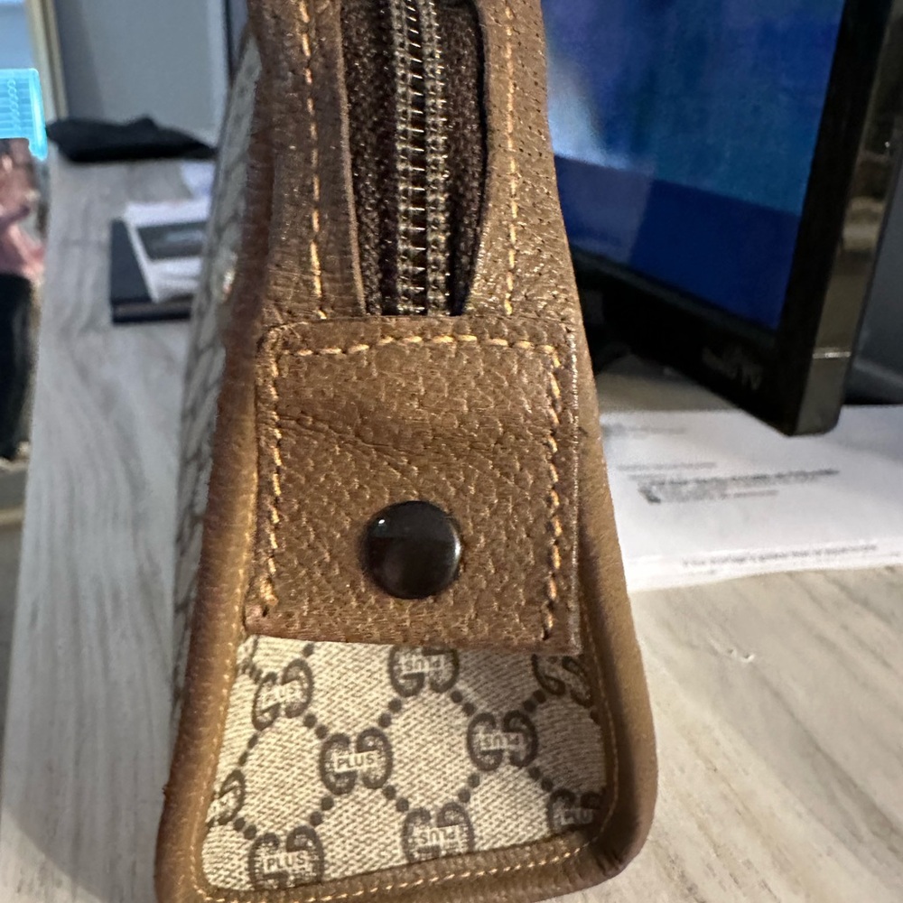 Gucci Brown Monogram Clutch -Authentic - Picture 5 of 9